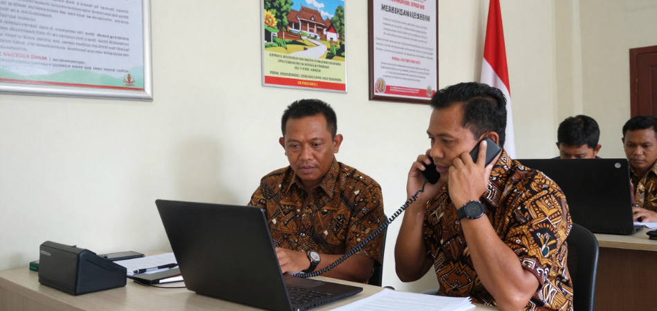 Hubungi kami Kampung Makian